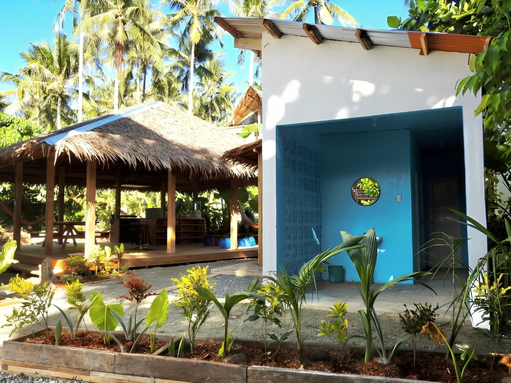 Three Little Birds Surf Hostel General Luna  Exterior photo